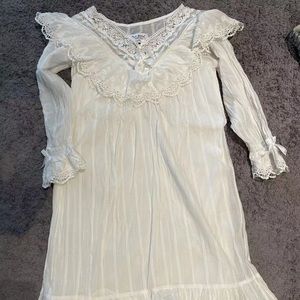 Beautiful white dress/night gown for women